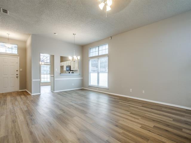 Foto del edificio - 428 Surrey Pl