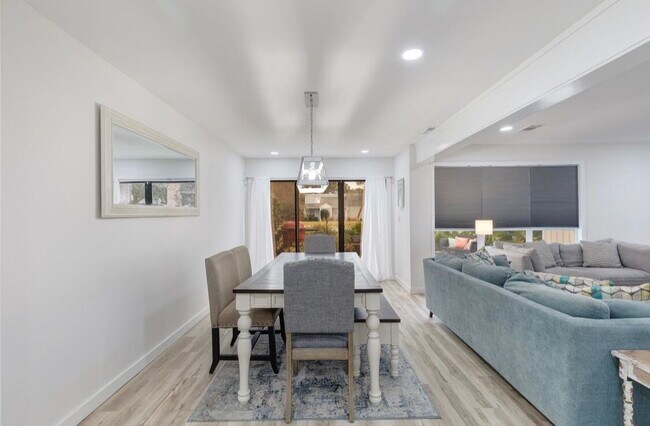 Foto del edificio - 735 Sandpiper Pl