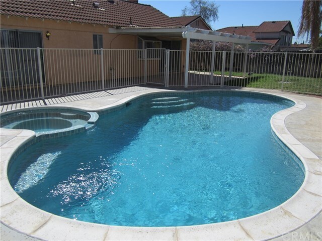 Foto principal - 25616 Fir Ave