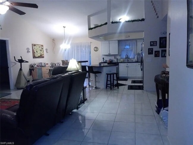 Building Photo - 502 NE 19th Ct