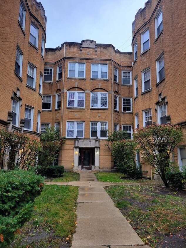 Primary Photo - 7223 N Paulina St