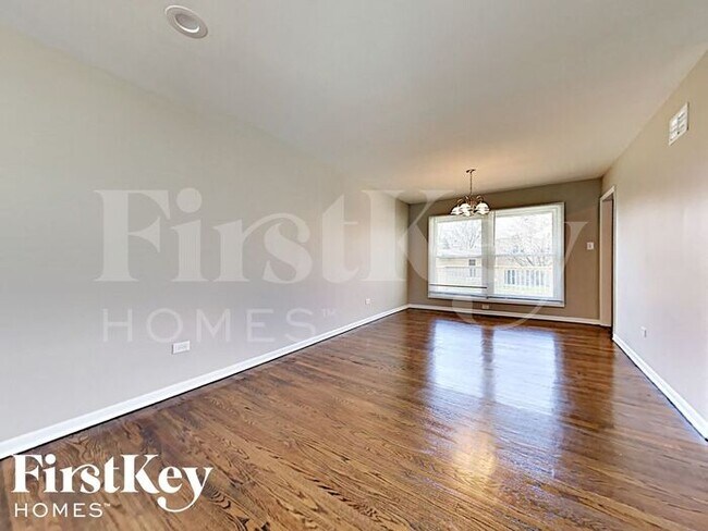 Foto del edificio - 16322 Kenwood Ave