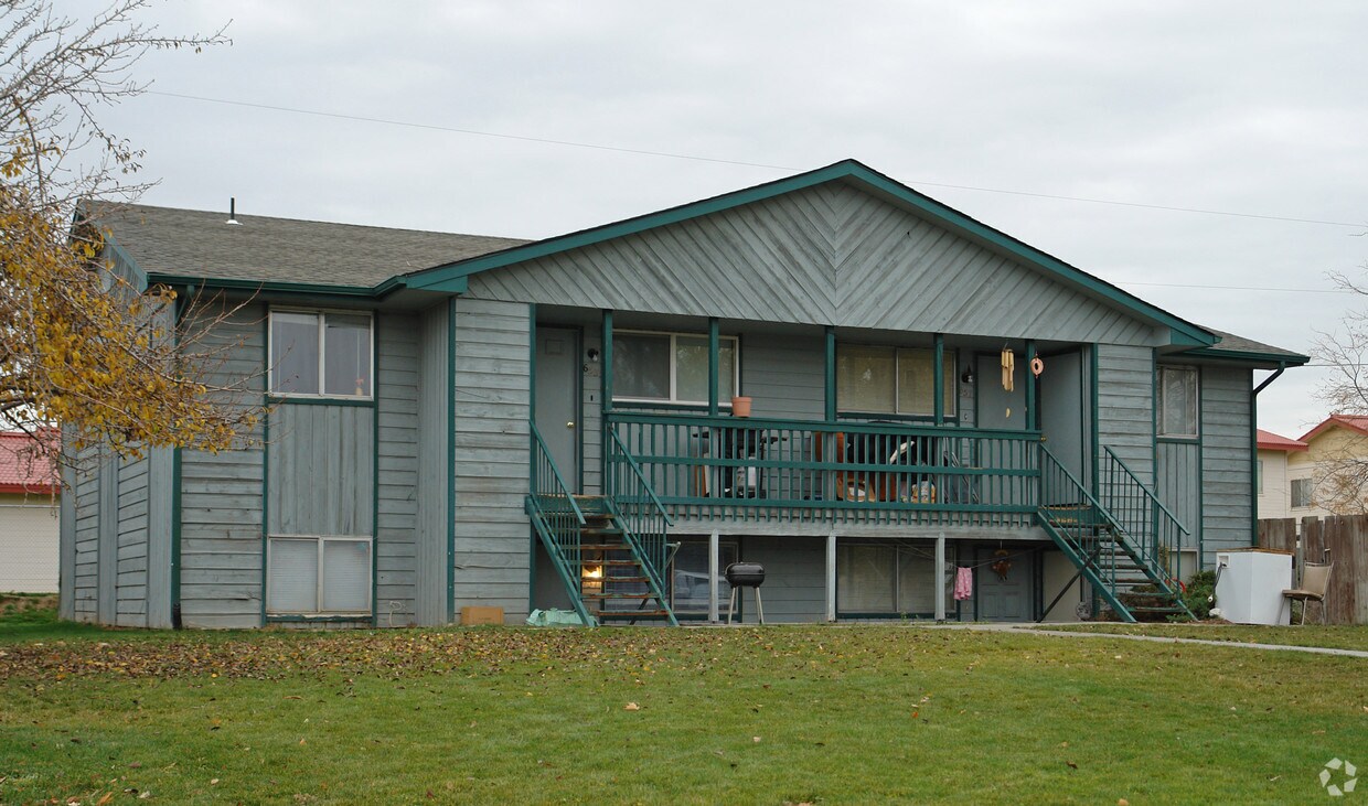 Spring Gardens Apartments - Mills Manor South