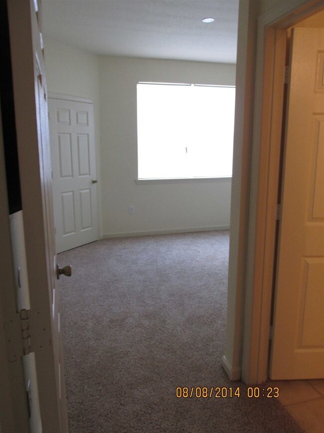 Building Photo - 305 N Villa San Marco Dr