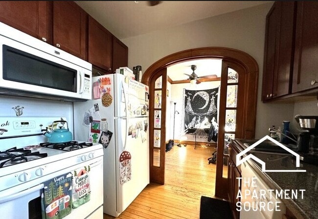 Foto del edificio - 3844 N Bernard St