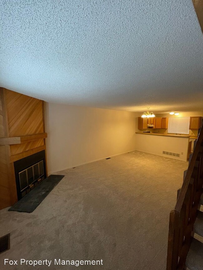 Building Photo - 2 br, 1.5 bath House - 3066 107th Place Un...