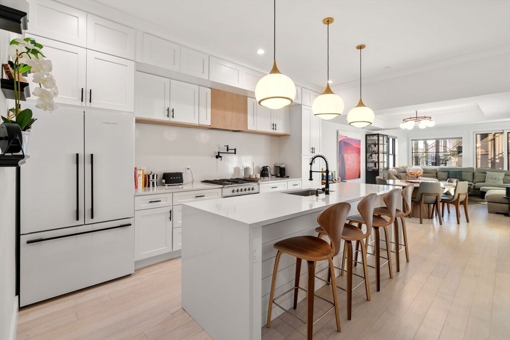 Primary Photo - 75 Old Harbor St