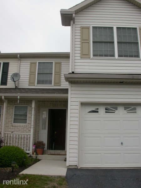 Primary Photo - 3 br, 2.5 bath Townhome - 216 Silver Leaf Rdg