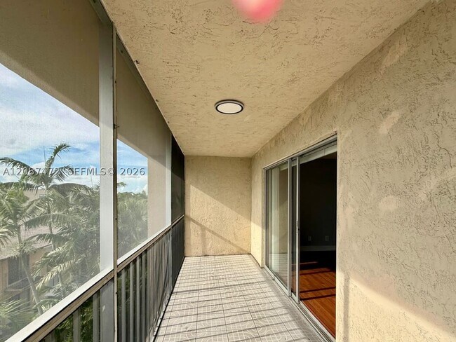 Foto del edificio - 17000 NW 67th Ave