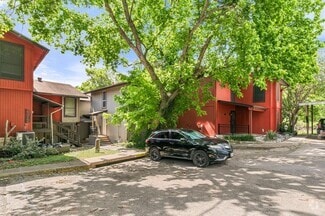 Building Photo - 6921 10 Oaks Cir