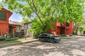 Building Photo - 6921 10 Oaks Cir