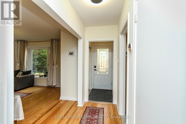 Building Photo - 2034 Saunderson Dr