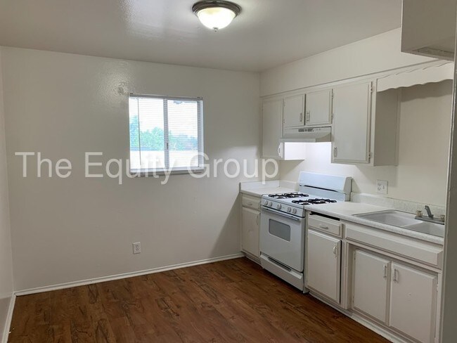 Building Photo - 669 N Cypress St