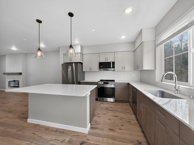 Building Photo - 1322 194th St SE