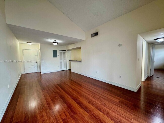 Foto del edificio - 9731 Fontainebleau Blvd