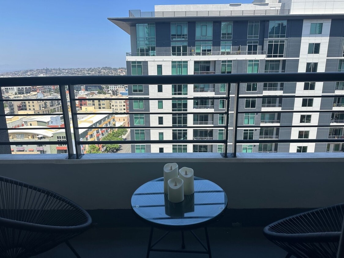 Primary Photo - 1 Bedroom on the 16th Floor at Acqua Vista...
