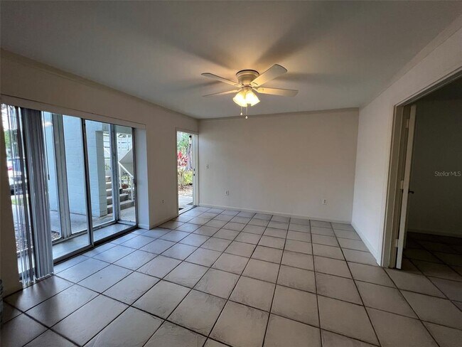 Building Photo - 2304 Ringling Blvd