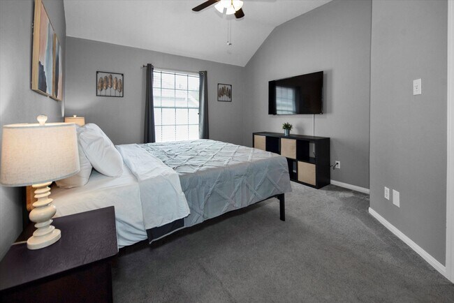 Foto del edificio - 8219 Shoregrove Dr