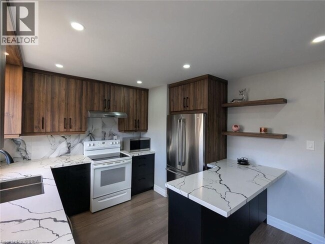 Photo du bâtiment - 596 Grey St