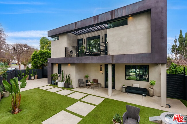 Foto del edificio - 18589 Linnet St