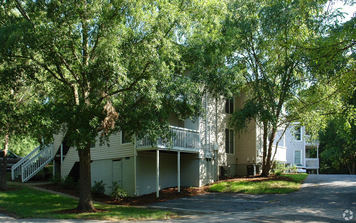 Building Photo - Quail Ridge