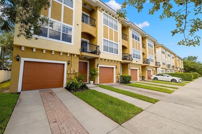 Photo - 111 N Albany Ave Townhome