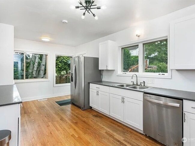Foto del edificio - 710 Prospect Ave N
