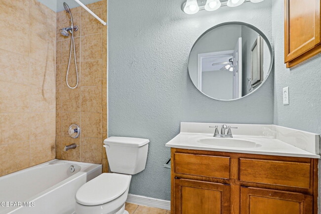 Building Photo - 3150 N Yarbrough Dr