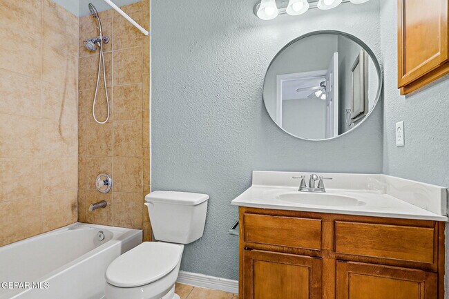 Foto del edificio - 3150 N Yarbrough Dr