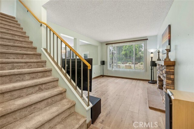 Foto del edificio - 2244 Black Pine Rd