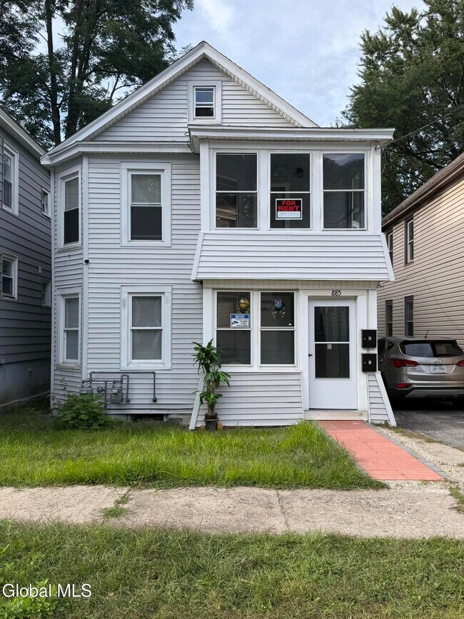 Building Photo - 885 Yorkston St