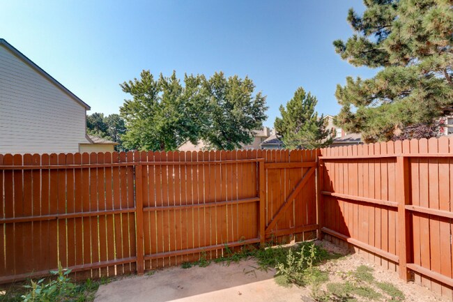 Foto del edificio - 4303 Hawks Lookout Ln