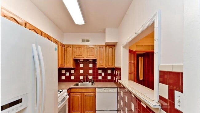 Building Photo - 1403 West Virginia Ave NE