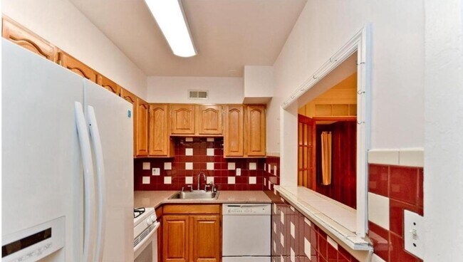 Foto del edificio - 1403 West Virginia Ave NE