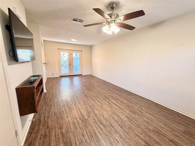 Foto del edificio - 9517 Clanton St