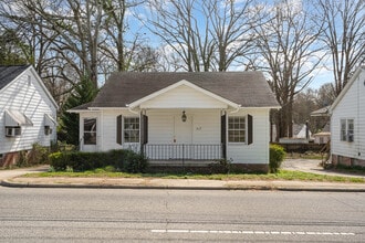Building Photo - 617 W Garrison Blvd