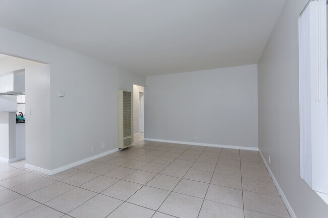 Building Photo - 1322 Mountain Ave