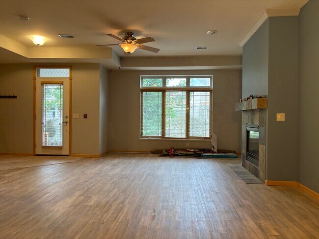 Foto del edificio - 8263 Starr Grass Dr