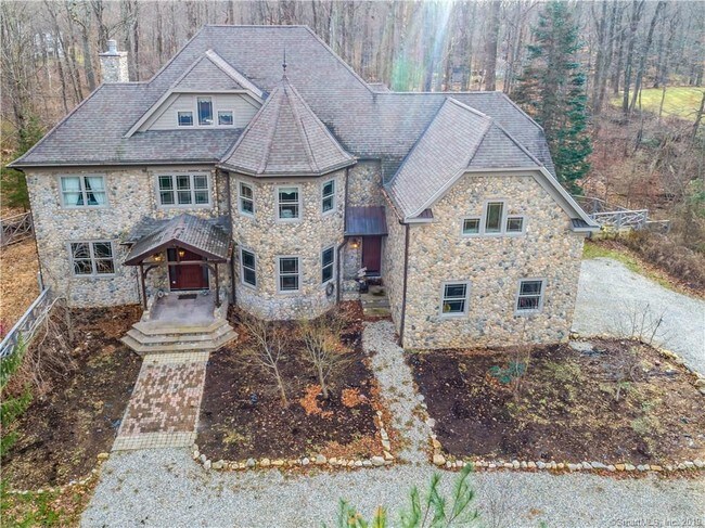 Foto del edificio - 1 Rocky Brook Rd