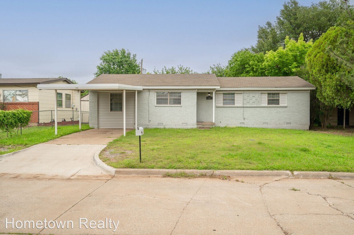 4 br, 2 bath House 920 SW 37th Street House Rental in Lawton, OK