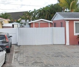 Building Photo - 137 Abaco Dr