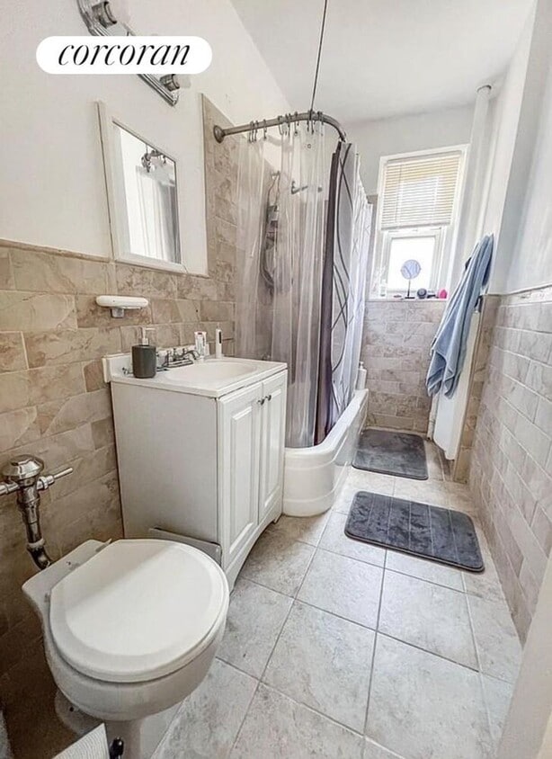 Foto del edificio - 64-85 Saunders Street E7