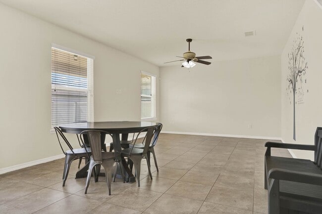 Foto del edificio - Listing Agent - Jessica Rivera - 407-735-6...