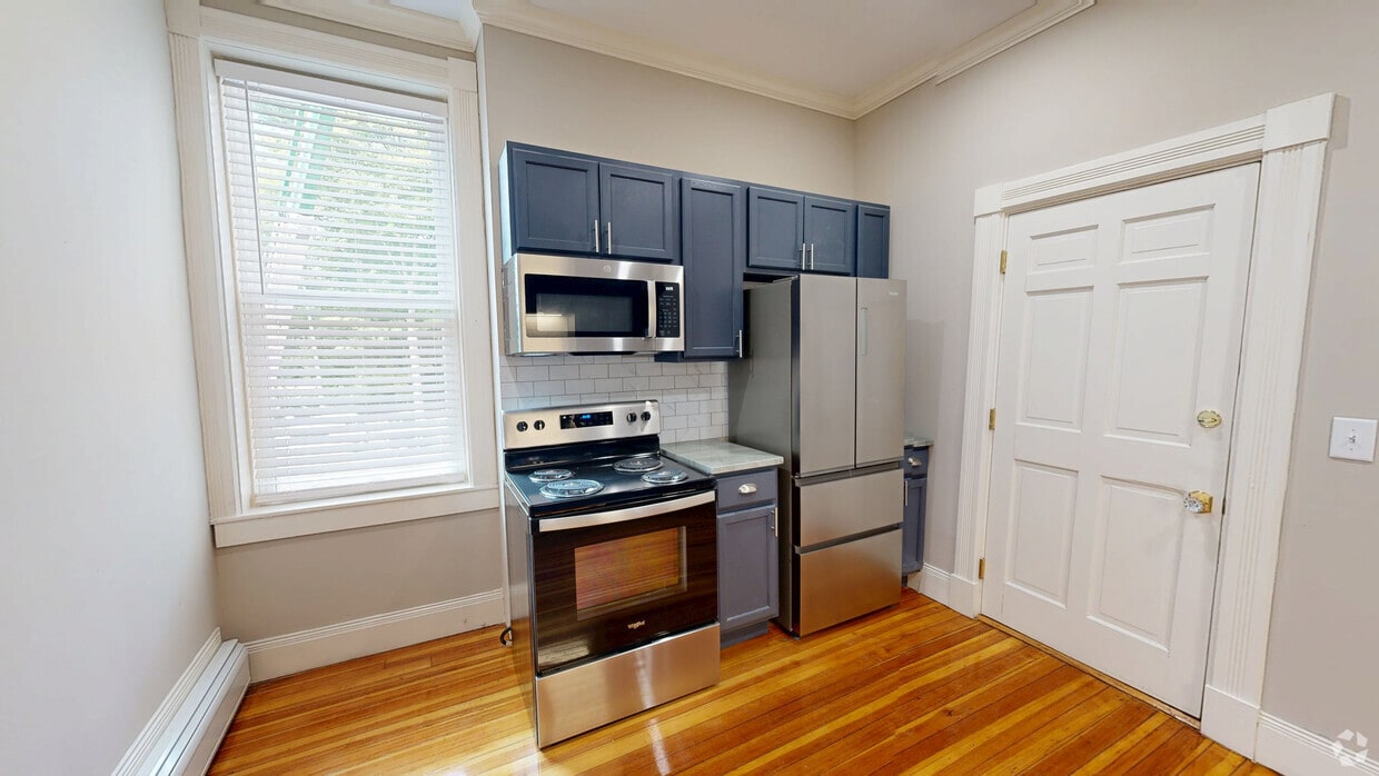 Photo - Lincoln Real Estate-Undergrad/Grad Housing Apartments