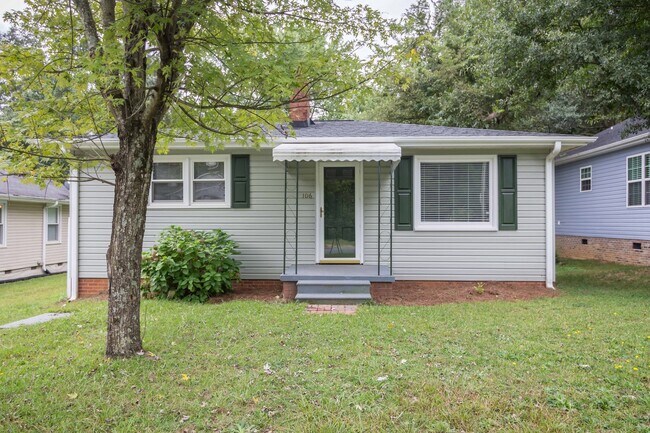 Building Photo - 2 Bedroom 1 Bathroom Home Conveniently Loc...