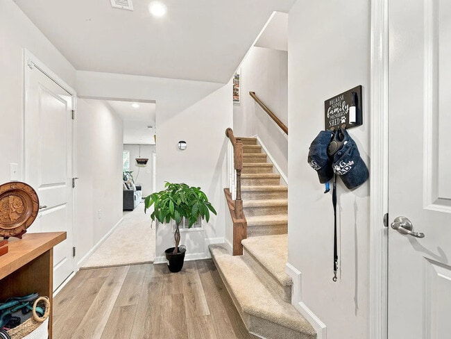 Building Photo - Lease OR Lease to Own