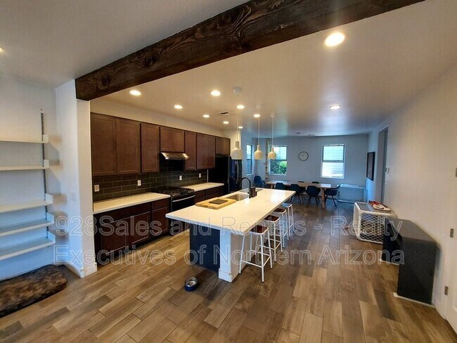 Building Photo - 2449 W Bruce Balle Dr