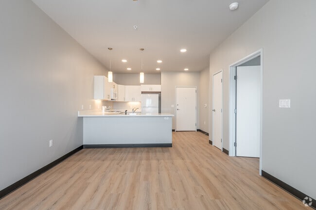 1BR, 1BA - 600SF - Living Room - Gateway Apartments