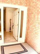 Building Photo - 913 Birdsall St