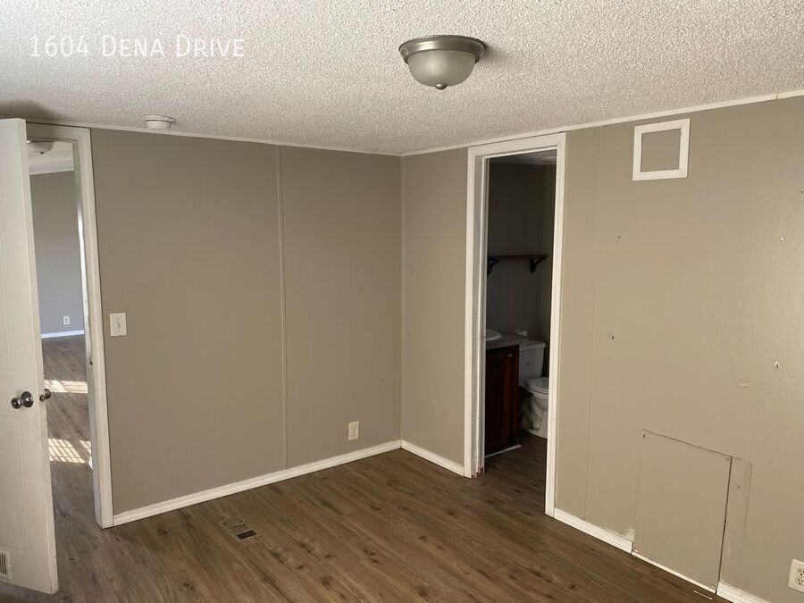 Foto principal - 1604 Dena Dr